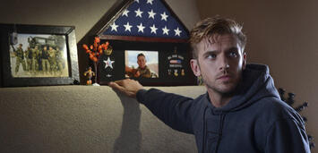 Bild zu:  Dan Stevens als David in The Guest