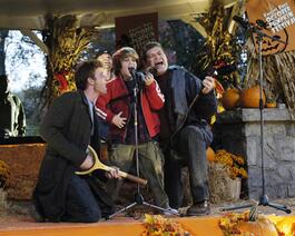 Staffel 2 von October Road