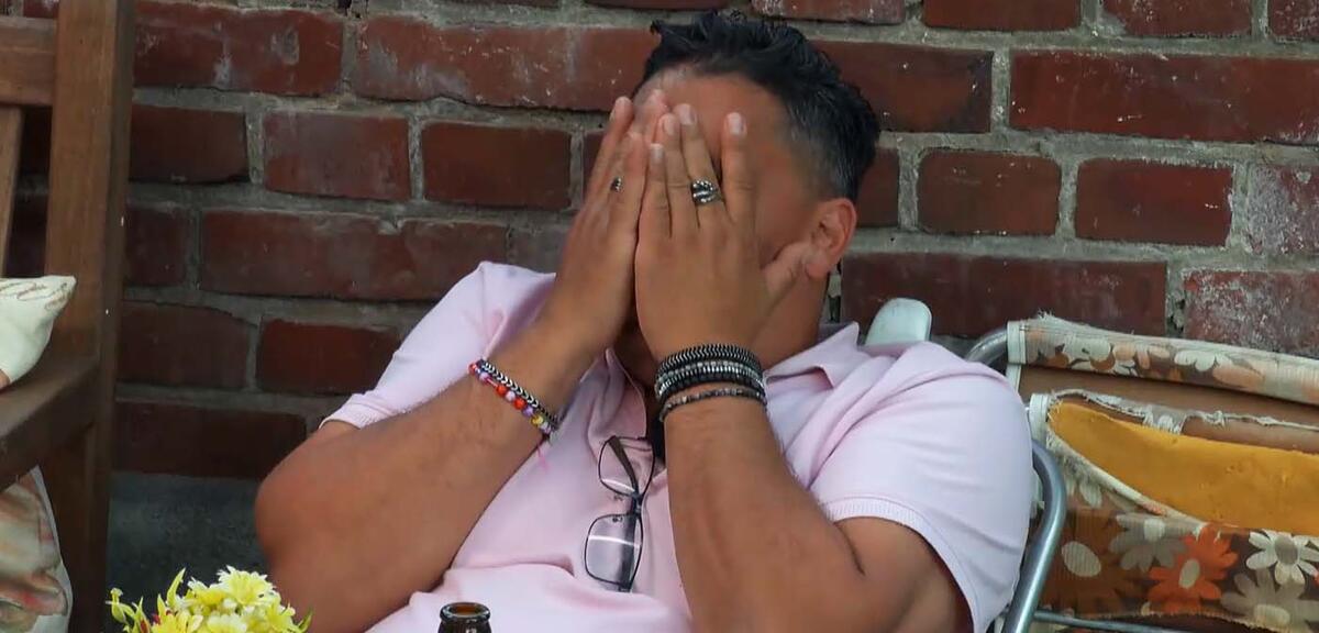 Silva Gonzales kann den Regelbruch nicht fassen: 25.000 Euro gehen den Promis durch die Lappen.