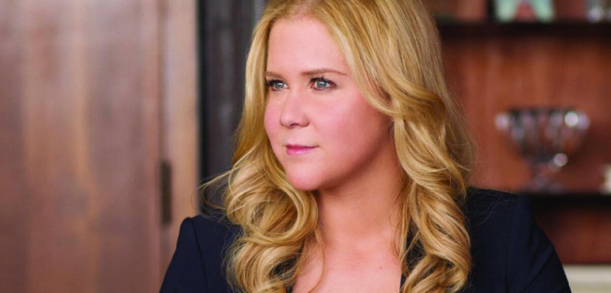 Amy Schumer in Dating Queen