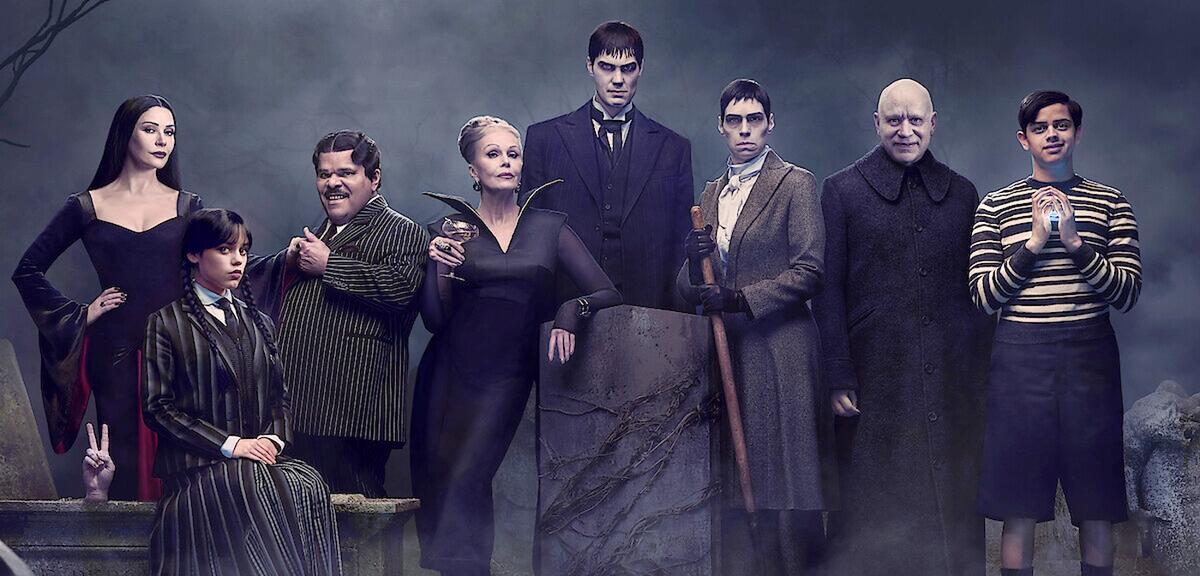Wednesday (Jenna Ortega) und ihre Addams Family