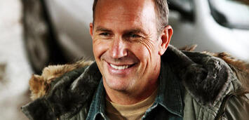 Bild zu:  Kevin Costner in Jede Sekunde zählt - The Guardian