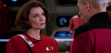 Bild zu: Captain Garrett in Raumschiff Enterprise: Das nächste Jahrhundert Bild zu: Captain Garrett in Raumschiff Enterprise: Das nächste Jahrhundert