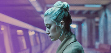 Bild zu:  Maika Monroe in Watcher