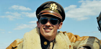Bild zu: Callum Turner in Masters of the Air Bild zu: Callum Turner in Masters of the Air