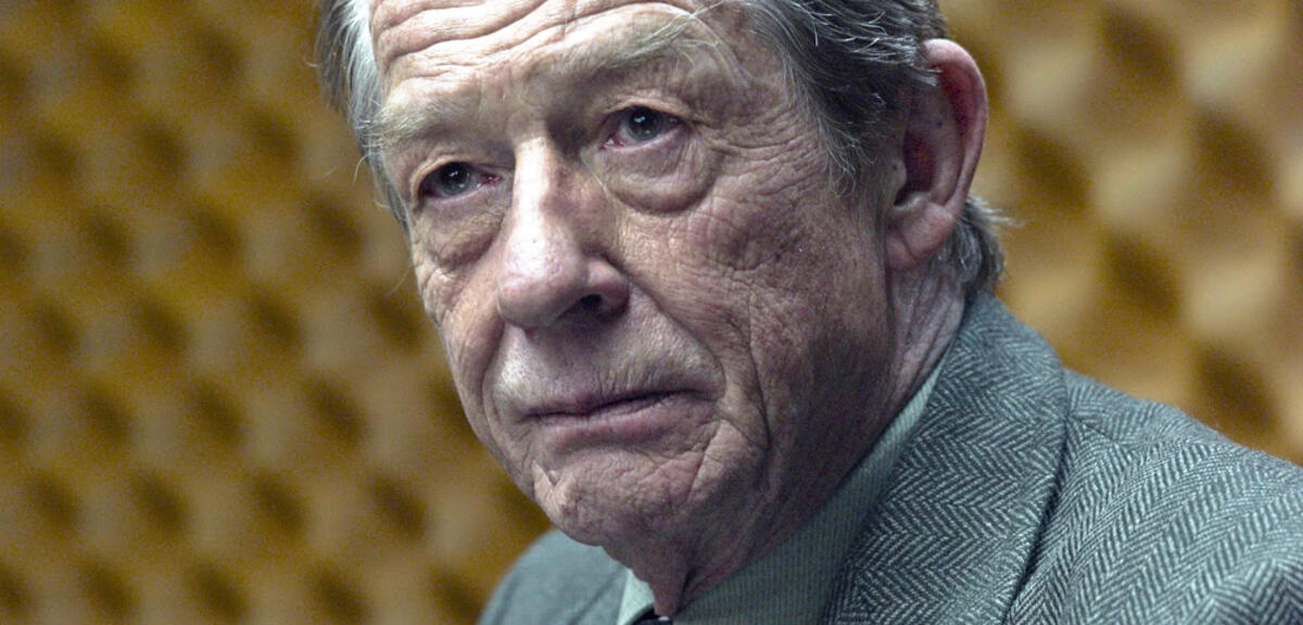 John Hurt in Dame König As Spion