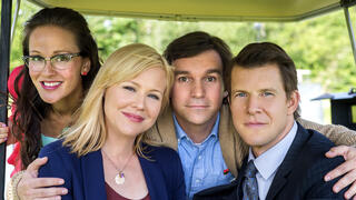 Staffel 1 von Signed, Sealed, Delivered