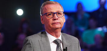 Bild zu: Wer wird Millionär: Selbst Günther Jauch konnte der Kandidatin nicht helfen. Bild zu: Wer wird Millionär: Selbst Günther Jauch konnte der Kandidatin nicht helfen.
