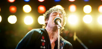 Bild zu:  Jeremy Allen White spielt Bruce Springsteen