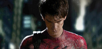 Bild zu:  Lässt den Kopf hängen: Andrew Garfield als Spider-Man