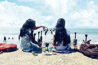 2 Girls