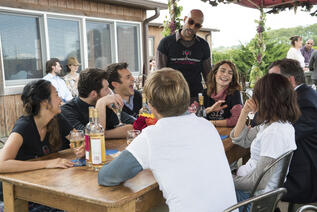 Staffel 1 von Friends From College