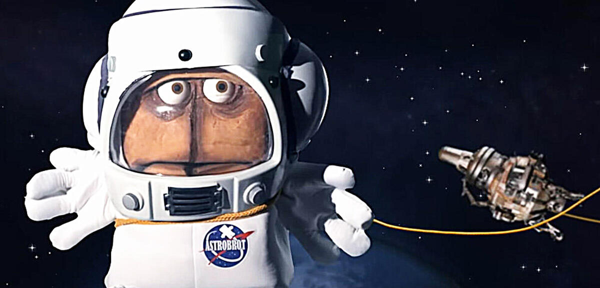 Ab und zu im All unterwegs: Als Astrobrot verschlägt es Bernd das Brot ins All.