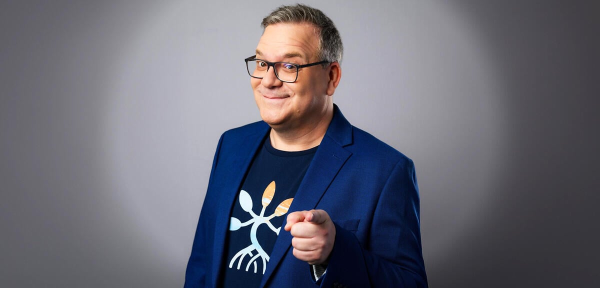 Elton moderiert aktuell seine eigene Show namens Eltons 12.