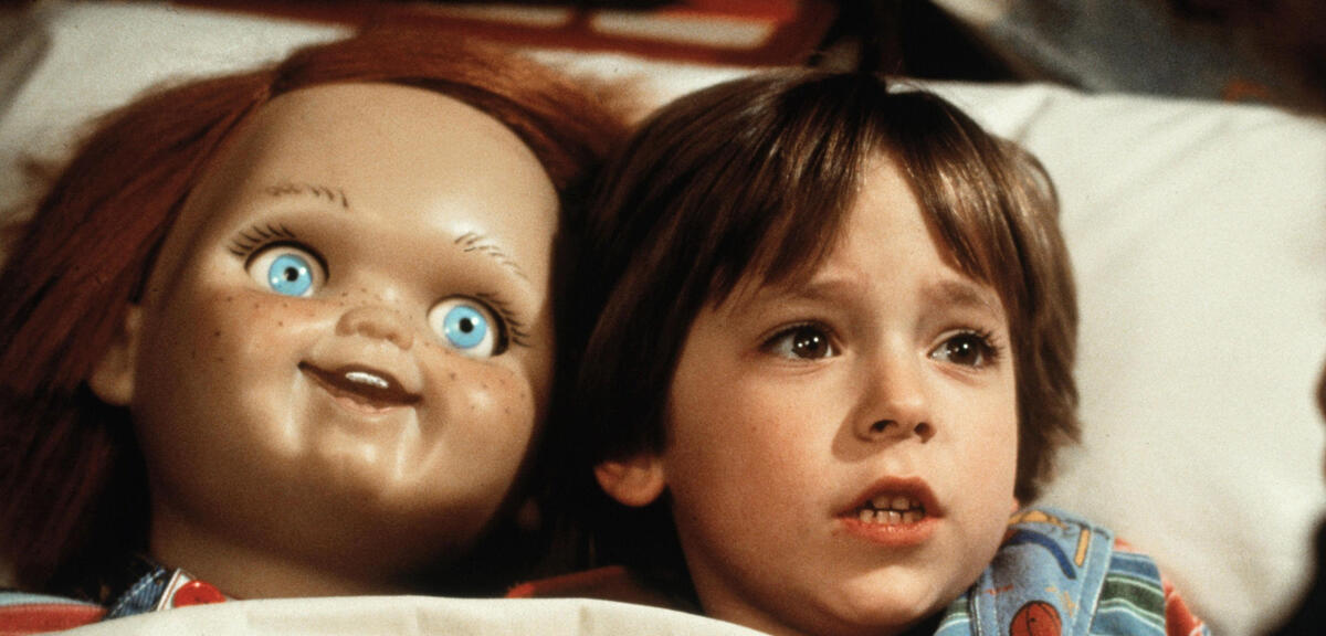Die süße Puppe und ihr Besitzer in Chucky - Die Mörderpuppe