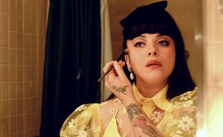 In Liebe, Mon Laferte