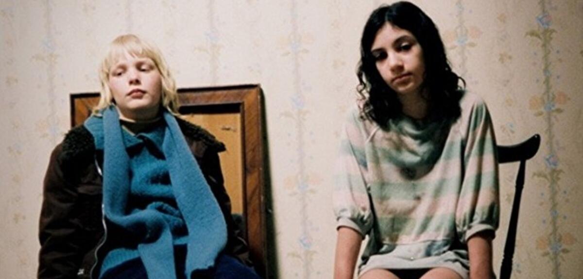 Lina Leandersson and Kåre Hedebrant in So finster die Nacht (2008)