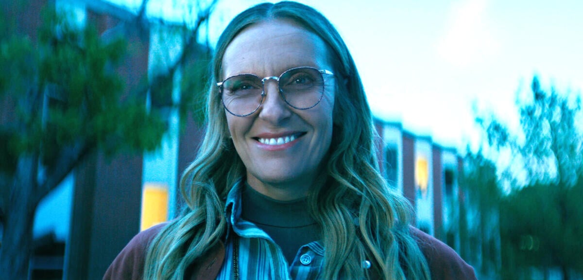 Wayward mit Toni Collette