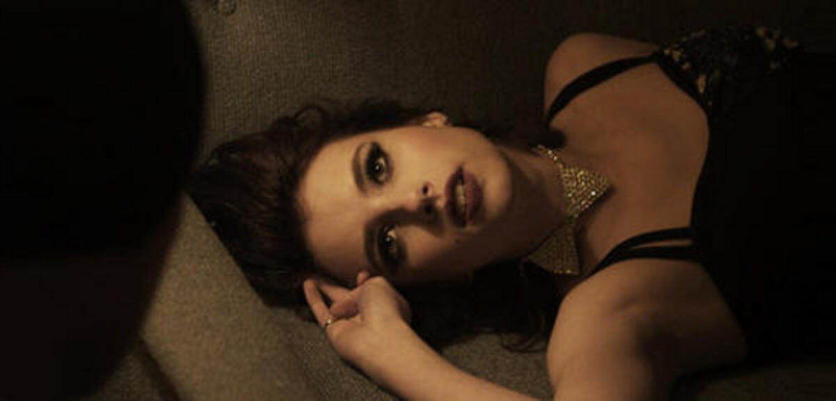 Emma Roberts in der Adult World