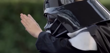 Bild zu:  Max Page als Darth Vader